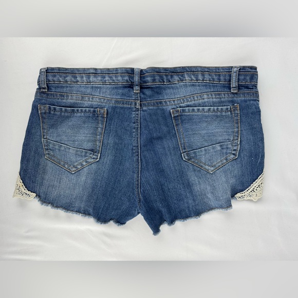 Y2K No Boundaries Denim and Lace Cut Off Jean Shorts - Picture 2 of 6